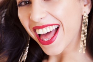 Ból podczas noszenia aparatu ortodontycznego – jak mu zapobiegać?