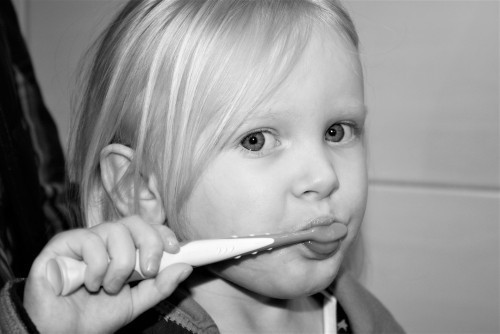 Naturalne pasty i środki ochrony zębów – czy warto z nich korzystać?